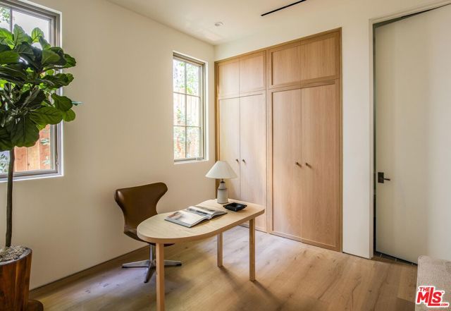 4209 Vantage Avenue, Studio City CA: https://media.crmls.org/mediaz/97251349-c50e-4017-9252-ee0d6b1126c0.jpg