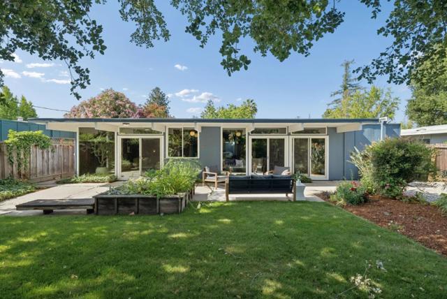 822 Dartshire Way, Sunnyvale CA: https://media.crmls.org/mediaz/97253f10-b960-457f-945d-86a49aeb218d.jpg