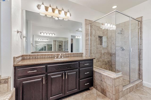 3579 Rimini Ln, Dublin CA: https://media.crmls.org/mediaz/9725b36d-1000-4919-b62f-2ef337f41e45.jpg