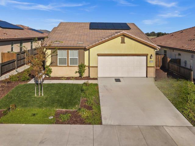 8189 Scrimshaw Way, Sacramento CA: https://media.crmls.org/mediaz/972677da-e687-4aee-8c4c-6b045801f92d.jpg