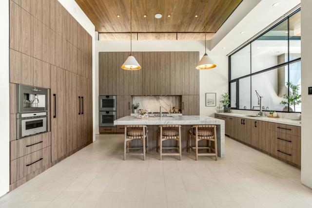 3 Makena Lane, Rancho Mirage CA: https://media.crmls.org/mediaz/9726c3e6-90b6-44b3-9387-7defe7db8444.jpg