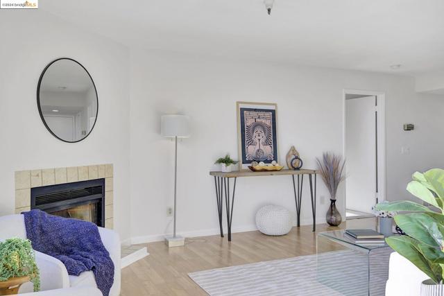 Image 6 of 59 For 545 Pierce St  2112
