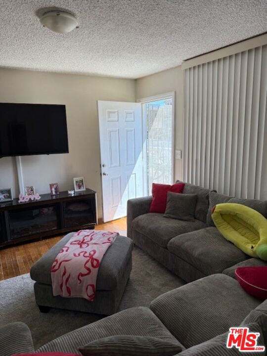 1300 W 218th Street, Torrance CA: https://media.crmls.org/mediaz/9726e825-0bbd-4de9-95b7-cd7ee23be1d0.jpg
