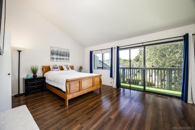 3236 Via Alicante, La Jolla CA: https://media.crmls.org/mediaz/97278b02-113f-4708-8195-467158a15d4e.jpg