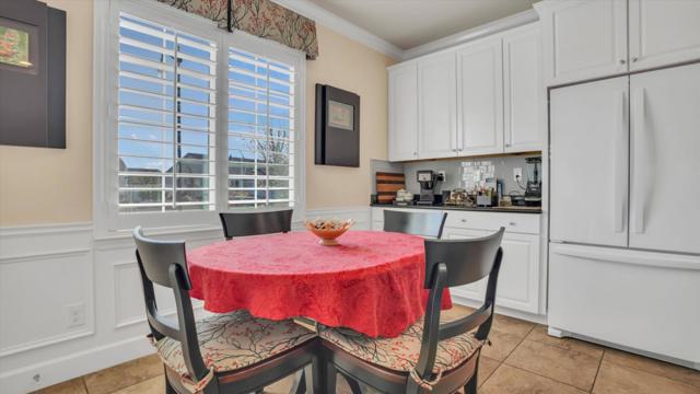 1467 Chestnut Hill Drive, Manteca CA: https://media.crmls.org/mediaz/9728e2e5-0981-448e-8e77-94c40736f87c.jpg