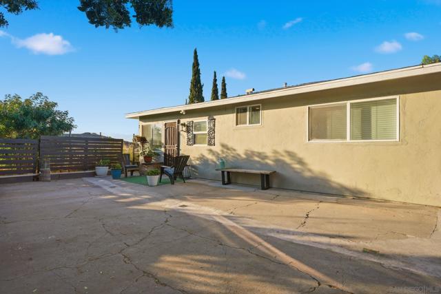 6431 37 Madrone Ave, San Diego CA: https://media.crmls.org/mediaz/97296400-fee9-4ffb-bd09-f0410347ce06.jpg