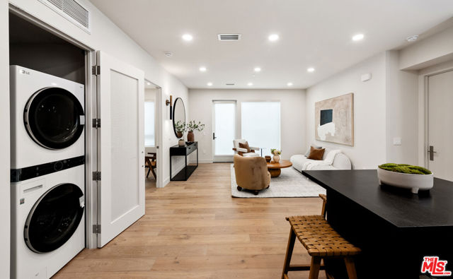 Drew Fenton | 505 S Barrington Avenue Los Angeles CA | MLS: 7442673 Drew Fenton | 505 S Barrington Avenue Los Angeles CA | MLS: 7442673
