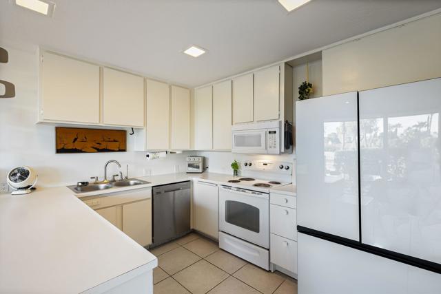 2501 N Whitewater Club Drive, Palm Springs CA: https://media.crmls.org/mediaz/972a9c91-f822-4e46-a19c-0196a390c21b.jpg