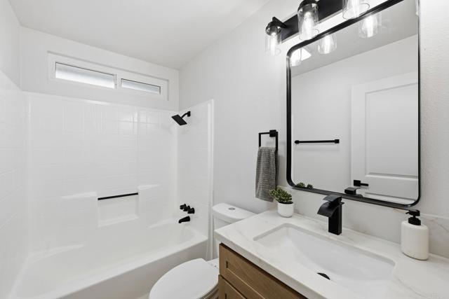 Detail Gallery Image 20 of 37 For 2298 Lindsay Dr, Carlsbad,  CA 92008 - 2 Beds | 2 Baths