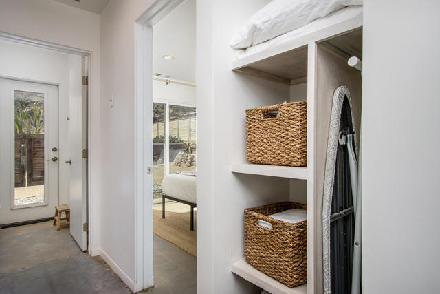 61093 Prescott Trail, Joshua Tree CA: https://media.crmls.org/mediaz/972b7f23-0e8d-4dd6-b2cb-572a77a84776.jpg