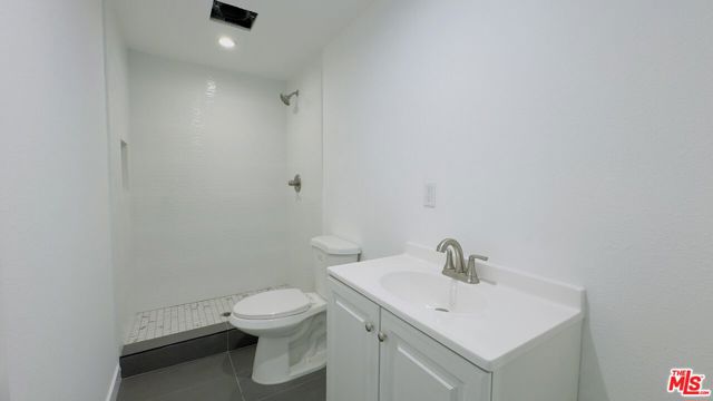 1732 Crenshaw Boulevard, Los Angeles CA: https://media.crmls.org/mediaz/972b9411-5241-484a-b268-54ab4b38bc58.jpg