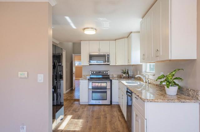 1113 Presidio Boulevard, Pacific Grove CA: https://media.crmls.org/mediaz/972babbe-3a42-4c96-9dda-c27dc90bfd3f.jpg