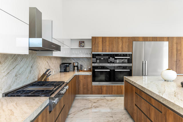 1 Bravo Court, Rancho Mirage CA: https://media.crmls.org/mediaz/972c6c1b-4f1a-41bc-ab2a-31f8f6cf3eec.jpg