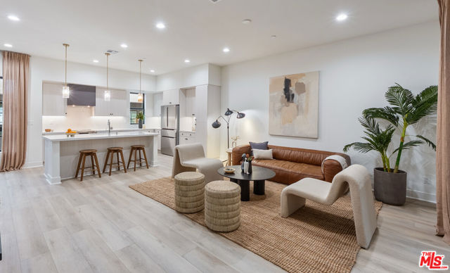 1320 W Cannon Drive, Los Angeles CA: https://media.crmls.org/mediaz/972c6c2f-336b-4704-8048-7ea85bce6941.jpg