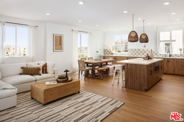 1660 Coral Sea Lane, Los Angeles CA: https://media.crmls.org/mediaz/972cc96b-a115-401c-be64-6410f3a5cf22.jpg