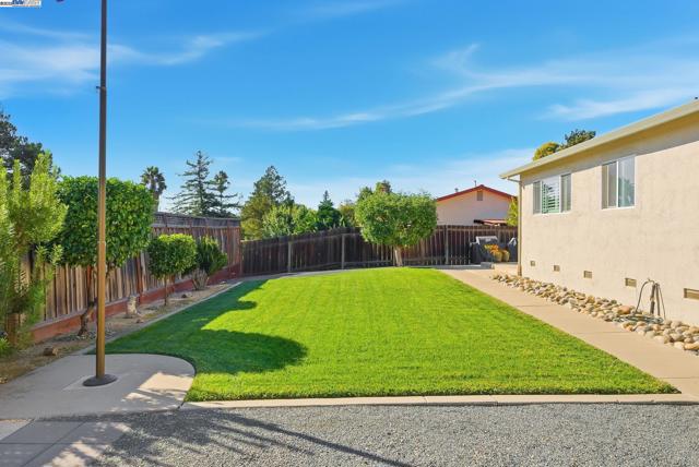 2845 Briarwood Dr, Livermore CA: https://media.crmls.org/mediaz/972ce010-6cb8-4066-9510-b9d9d6af5349.jpg