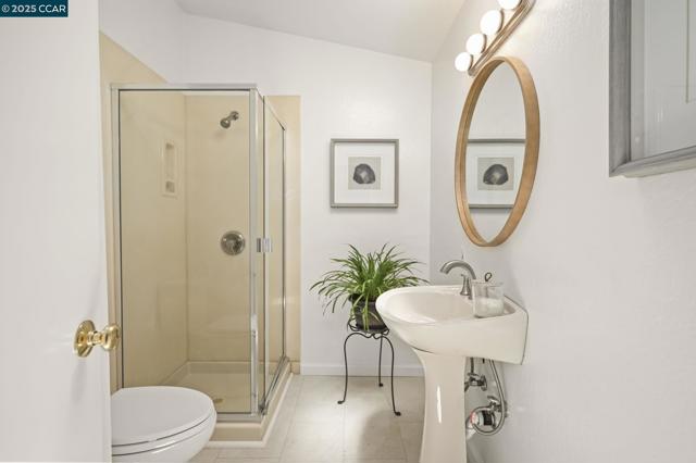 3352 Betty Ln, Lafayette CA: https://media.crmls.org/mediaz/972cf692-6969-4383-b6c4-abff7dbeccbb.jpg