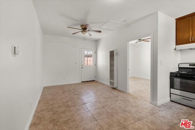 907 E 81st Street, Los Angeles CA: https://media.crmls.org/mediaz/972d02b0-4117-4e1b-8a09-b4f706ca3aaf.jpg