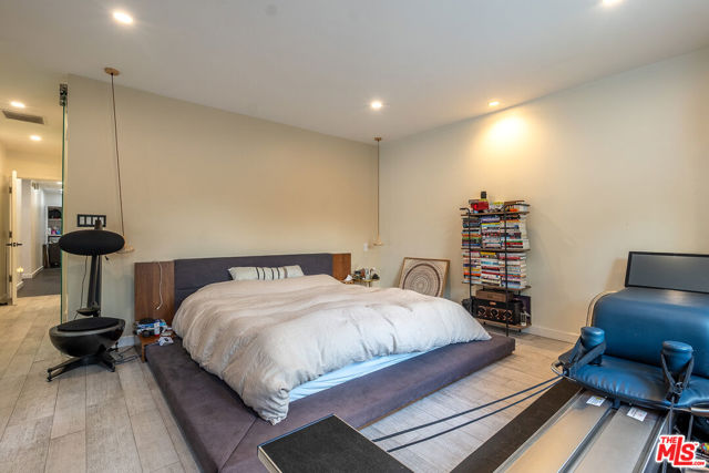 12322 Sylvan Street, North Hollywood CA: https://media.crmls.org/mediaz/972d40d7-0c97-4dc4-862d-c38e0bd5fd20.jpg