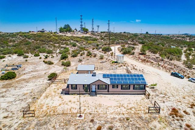 1696 Mary Joe Ln, Boulevard CA: https://media.crmls.org/mediaz/972d560b-4093-4be8-bbdf-1e385e110b8c.jpg