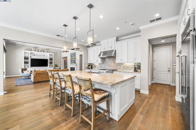 2135 Terra Bella Ct, Livermore CA: https://media.crmls.org/mediaz/972d9af2-267f-4fb7-9a7d-0e115d2d0579.jpg