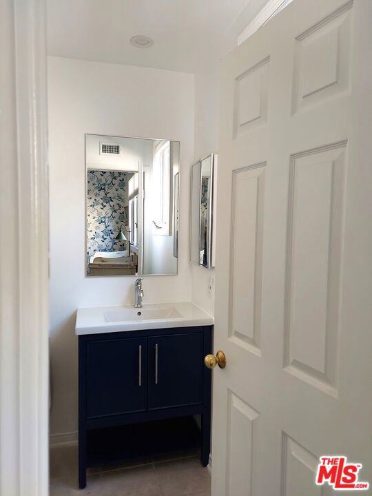 4342 Park Verdi, Calabasas CA: https://media.crmls.org/mediaz/972daca9-2c83-4fe4-b27d-463551e0a010.jpg