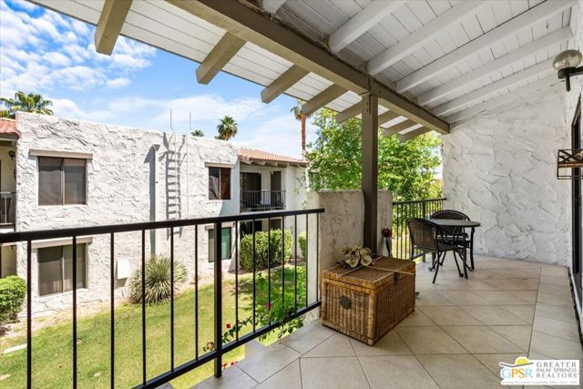 1050 E Ramon Road #15, Palm Springs, CA 92264