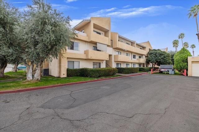 Image 16 of 42 For 32200 Cathedral Canyon Drive 89