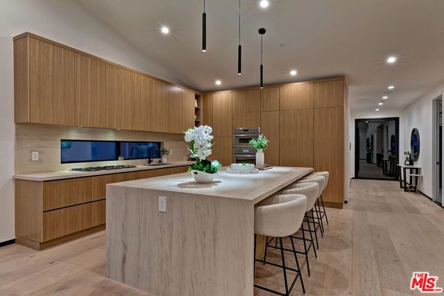 5437 Noble Avenue, Sherman Oaks CA: https://media.crmls.org/mediaz/972eb357-ee76-4dd2-a340-0abed1eae8d8.jpg