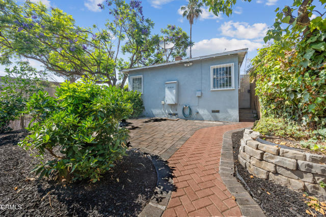 1268 Mentone Avenue, Pasadena CA: https://media.crmls.org/mediaz/972eb75a-de48-43c6-966e-b4e25e59bb41.jpg