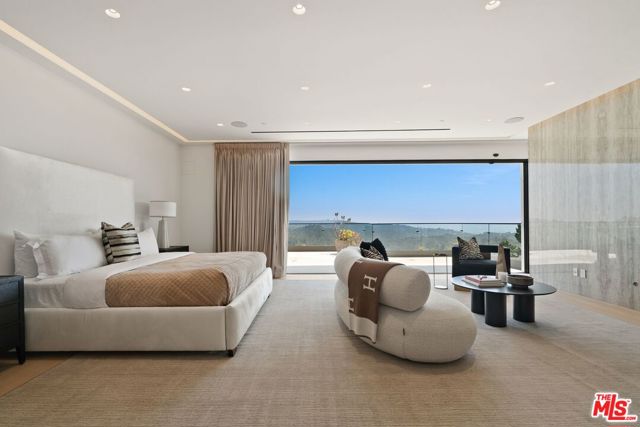 2180 Stradella Road, Los Angeles CA: https://media.crmls.org/mediaz/972ebe0c-0a1e-4f84-b433-4814ed9227ef.jpg