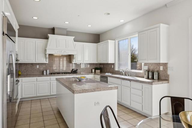 4986 Grayhawk Court, Dublin CA: https://media.crmls.org/mediaz/972f7015-a07e-4dab-bcc7-7b2aaed0fec3.jpg