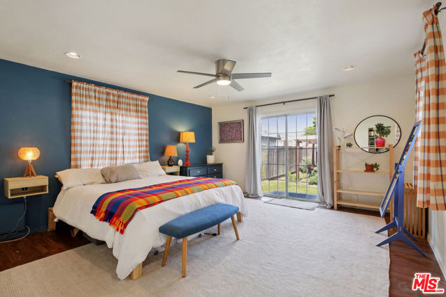 5492 Lewis Avenue, Long Beach CA: https://media.crmls.org/mediaz/973054bd-1040-4b9f-a152-7dab4fc21490.jpg