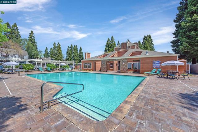 160 Eastridge Dr, San Ramon CA: https://media.crmls.org/mediaz/9730a6b6-c8d4-4ec0-9476-8938e59221a9.jpg