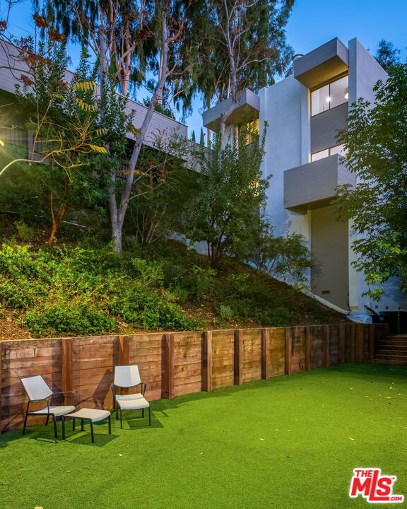 13547 Contour DriveSherman Oaks img 2