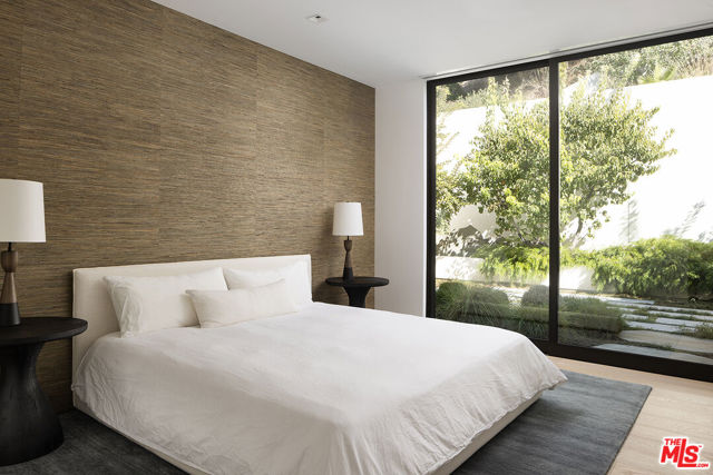 1616 Rising Glen Road, Los Angeles CA: https://media.crmls.org/mediaz/973217e9-5f21-4741-b3c1-f5887da25f6f.jpg