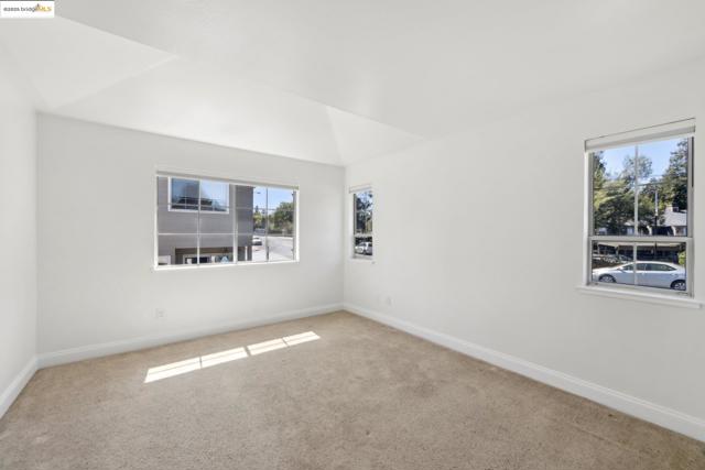 204 Pebblecreek Ct, Martinez CA: https://media.crmls.org/mediaz/973220d9-bffa-4e10-9d9c-f1751cd237fc.jpg