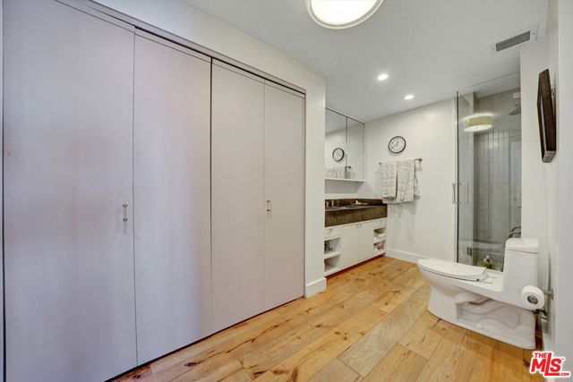 2160 Century Park East, Los Angeles CA: https://media.crmls.org/mediaz/973263db-437a-4407-8700-c7951d3dcae7.jpg
