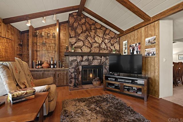 3535 Linda Vista Drive, San Marcos CA: https://media.crmls.org/mediaz/9732c3c9-072e-4169-9764-efcb4b96f070.jpg