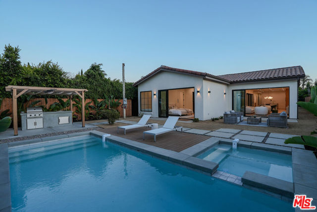 4936 Coolidge Avenue, Culver City CA: https://media.crmls.org/mediaz/9732f0b2-74c1-4ea1-98b4-a65252c88701.jpg