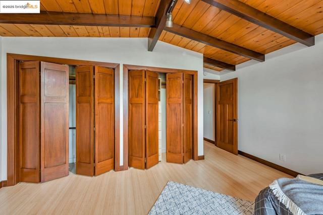 6815 Paso Robles Dr, Oakland CA: https://media.crmls.org/mediaz/9732f2c9-b914-4a45-907b-dfe6bf5172bf.jpg