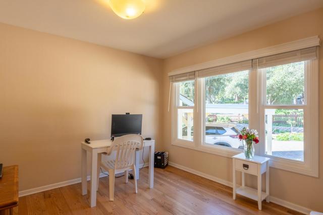 3378 Ocean Avenue, Carmel CA: https://media.crmls.org/mediaz/97331435-394d-40f5-b31a-faa743c45524.jpg