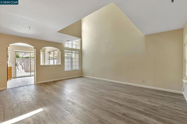32 Shoal Dr, Vallejo CA: https://media.crmls.org/mediaz/97338511-06a9-4664-957d-a7290ee29dce.jpg