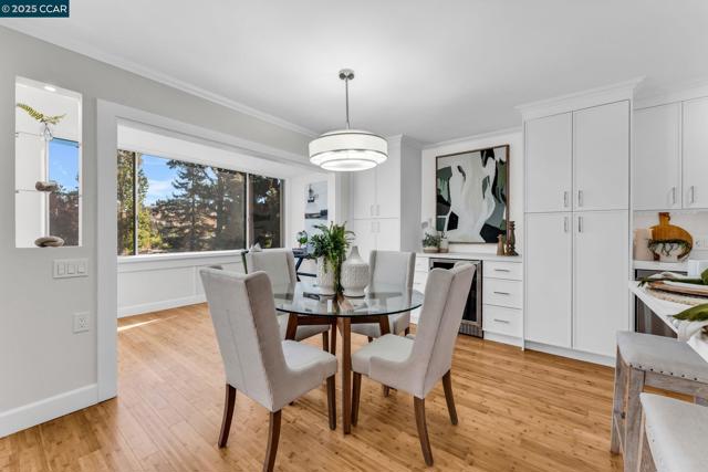 1200 Leisure Ln, Walnut Creek CA: https://media.crmls.org/mediaz/9733e8a6-8d2c-456b-a4e8-0445df74c84d.jpg