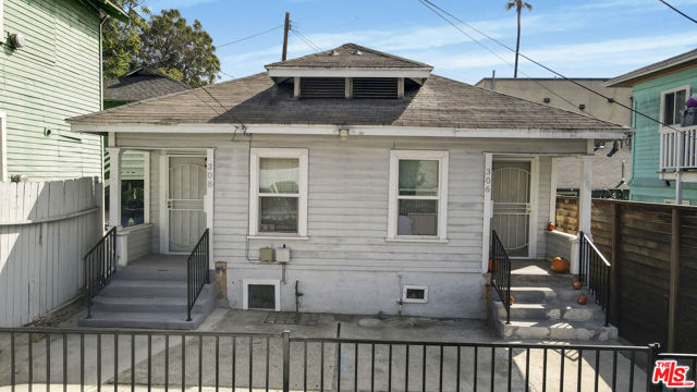 306 N Bixel Street, Los Angeles CA: https://media.crmls.org/mediaz/973422b8-f593-4f67-926d-7260337ffaed.jpg
