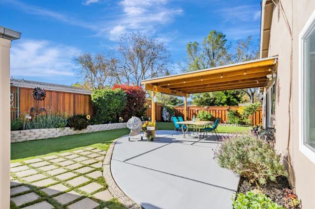 305 Vineyard Drive, San Jose CA: https://media.crmls.org/mediaz/9734506a-5f19-4d94-8916-e181cd72255b.jpg