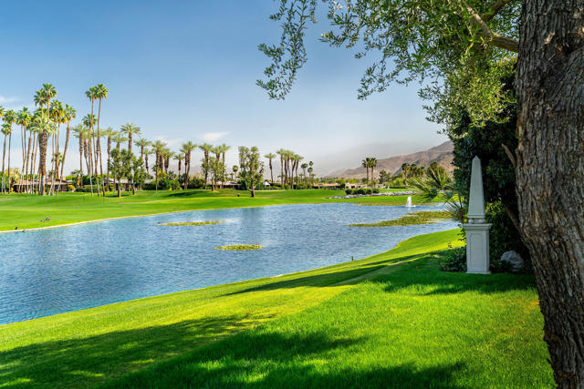 61 Mayfair Drive, Rancho Mirage CA: https://media.crmls.org/mediaz/97346bf2-bbc4-40db-9196-48f1b9a3a27a.jpg