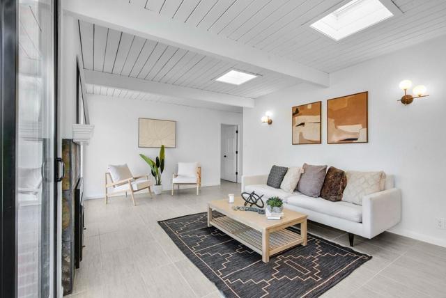 938 Ferngrove Drive, Cupertino CA: https://media.crmls.org/mediaz/9734ec62-3fcc-428a-8dc6-3889e5569ff1.jpg