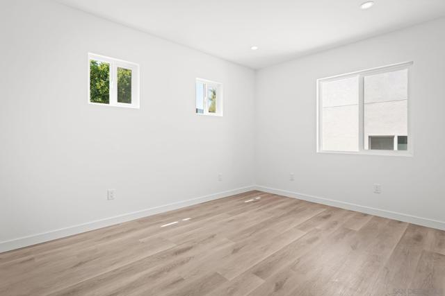 Image 11 of 16 For 2740 Reo Dr  