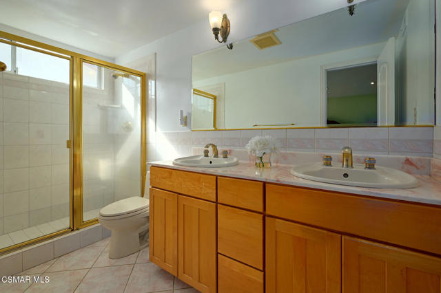 1568 Aspenwall Road, Westlake Village CA: https://media.crmls.org/mediaz/97355378-1e17-479a-8a95-5bdc067b0a37.jpg